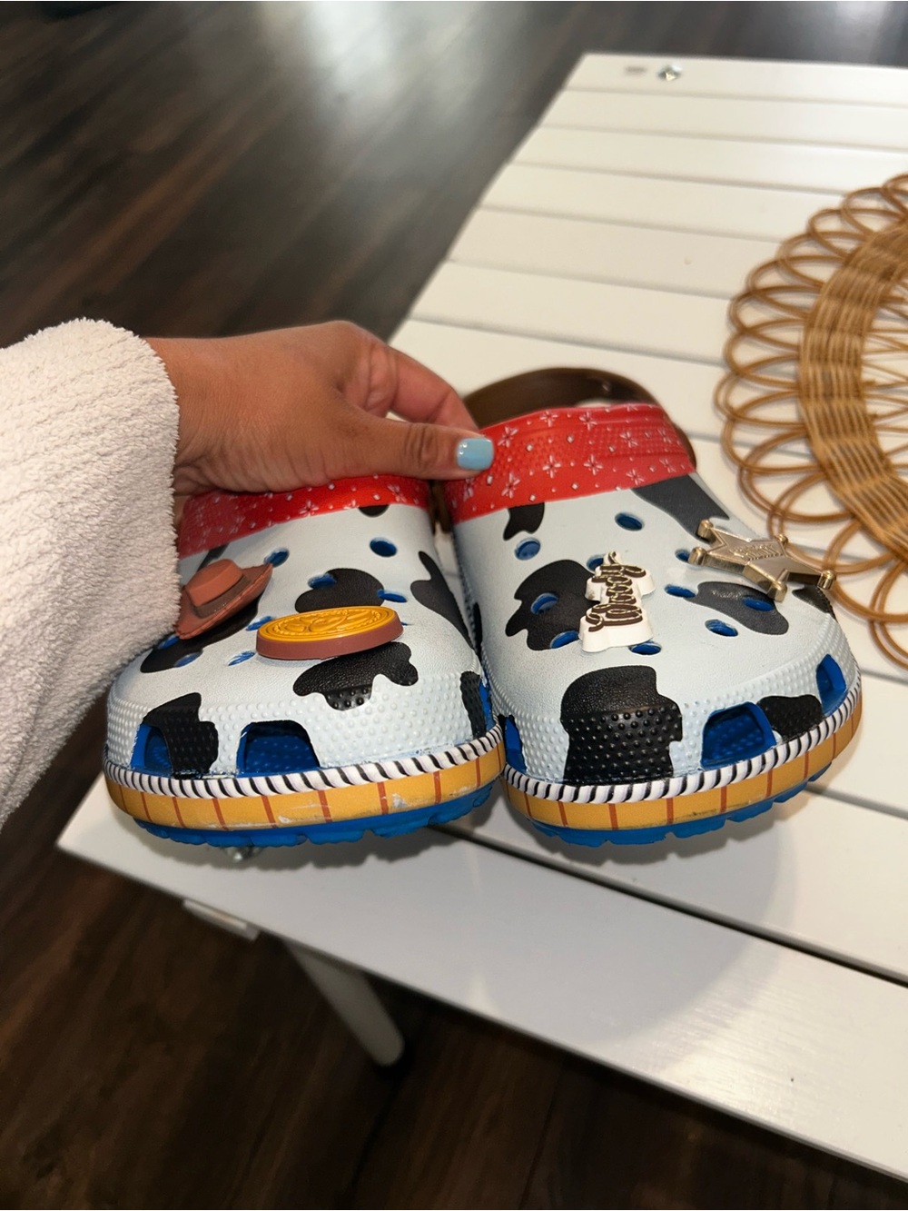 Men’s woody toys story crocs - Picture 2 of 7